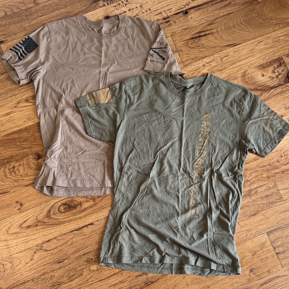 Set of Two Grunt Style Graphic T-Shirts in Tan and Olive M